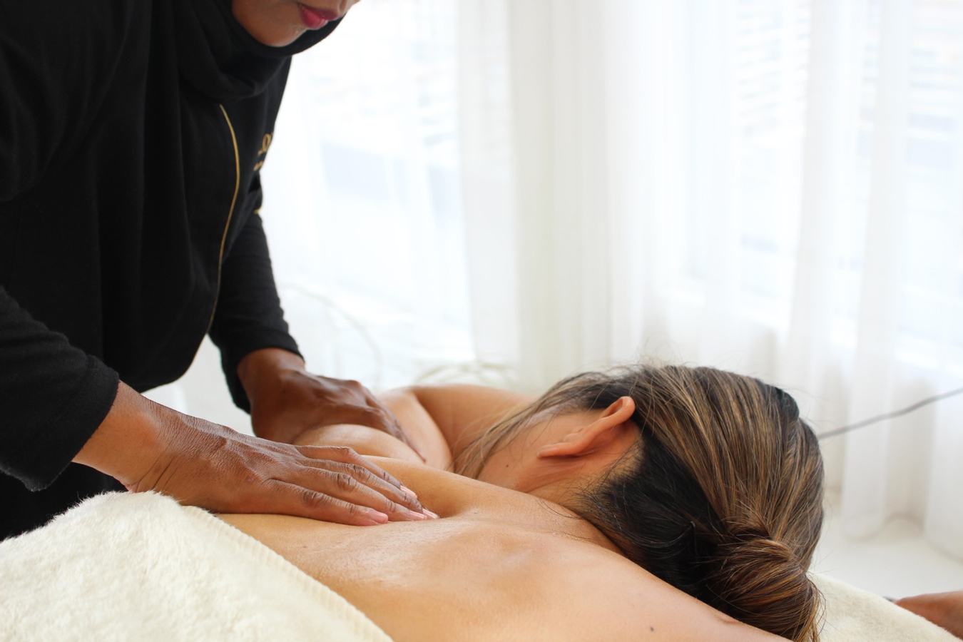 Home Service Hair Cut, Massage and Nail Treatment by Houzcall bNwh2Po8