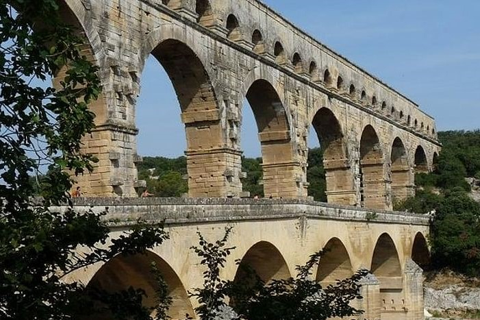 Saint Remy, Les Baux de Provence and Pont du Gard Tour from Avignon QMZg3j4P-backdrop