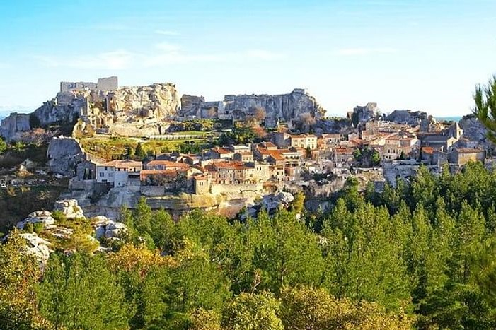 Saint Remy, Les Baux de Provence and Pont du Gard Tour from Avignon gMLshFH5
