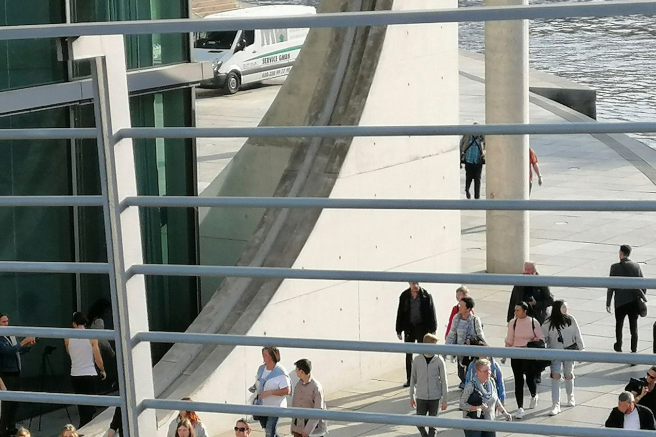 Reichstag dome & government district walking tour in Berlin WYDVEC2U