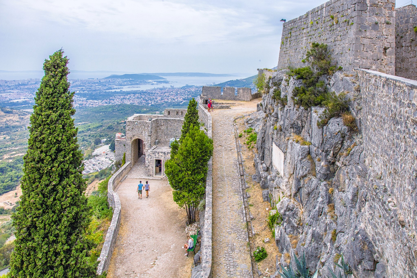 From Split: Klis Fortress - Game of Thrones Private Tour 0DUNzrQd