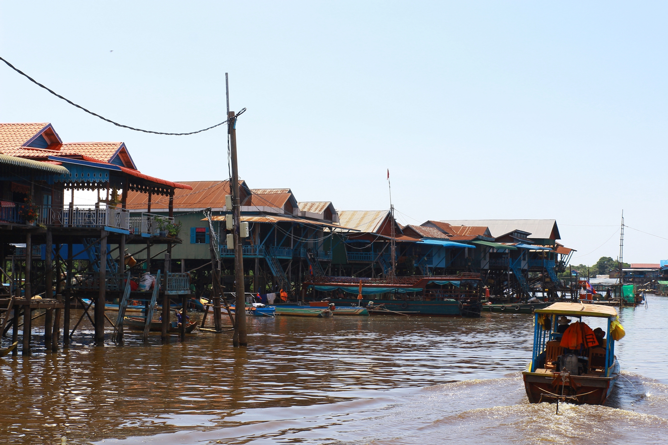 Exploring the Enchanting Kampong Phluk Floating Village Pldobu4v