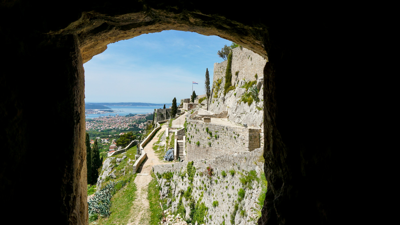 From Split: Klis Fortress - Game of Thrones Private Tour J2q1yftq