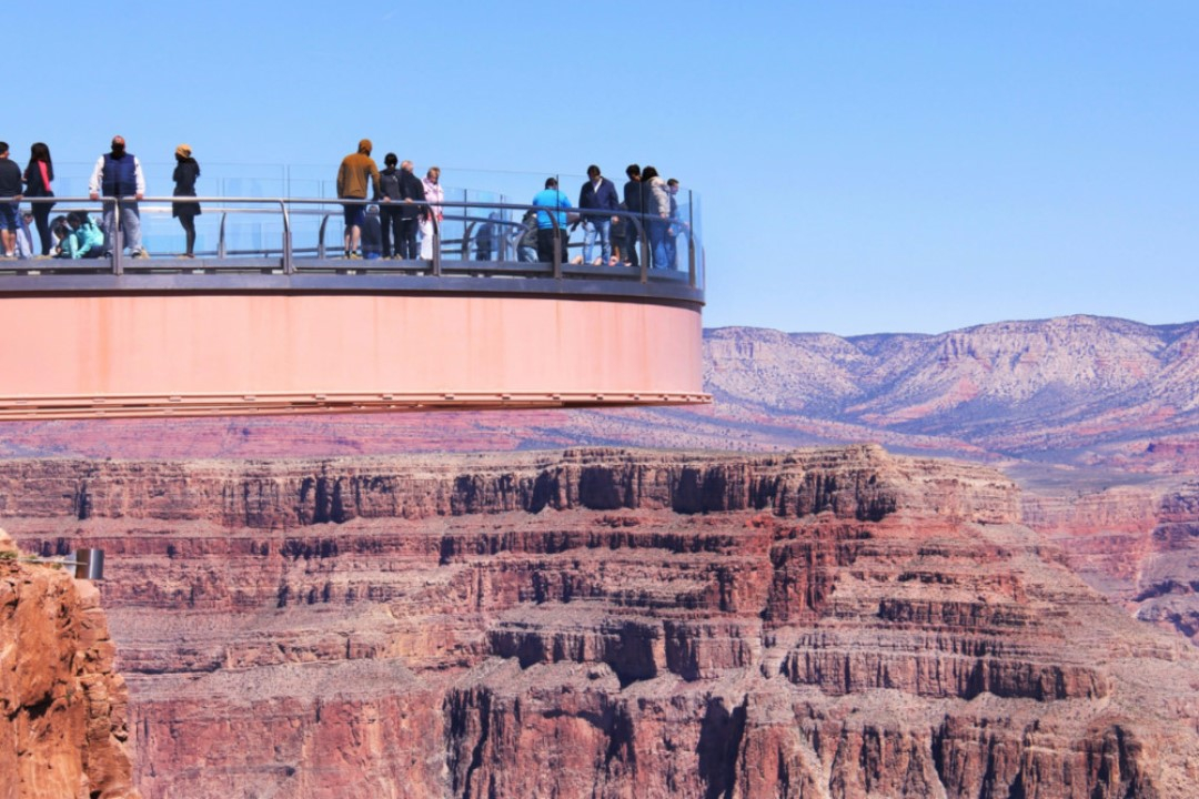 Seven Magic Mountains, Hoover Dam, and Grand Canyon West Tour A1tOfCKt