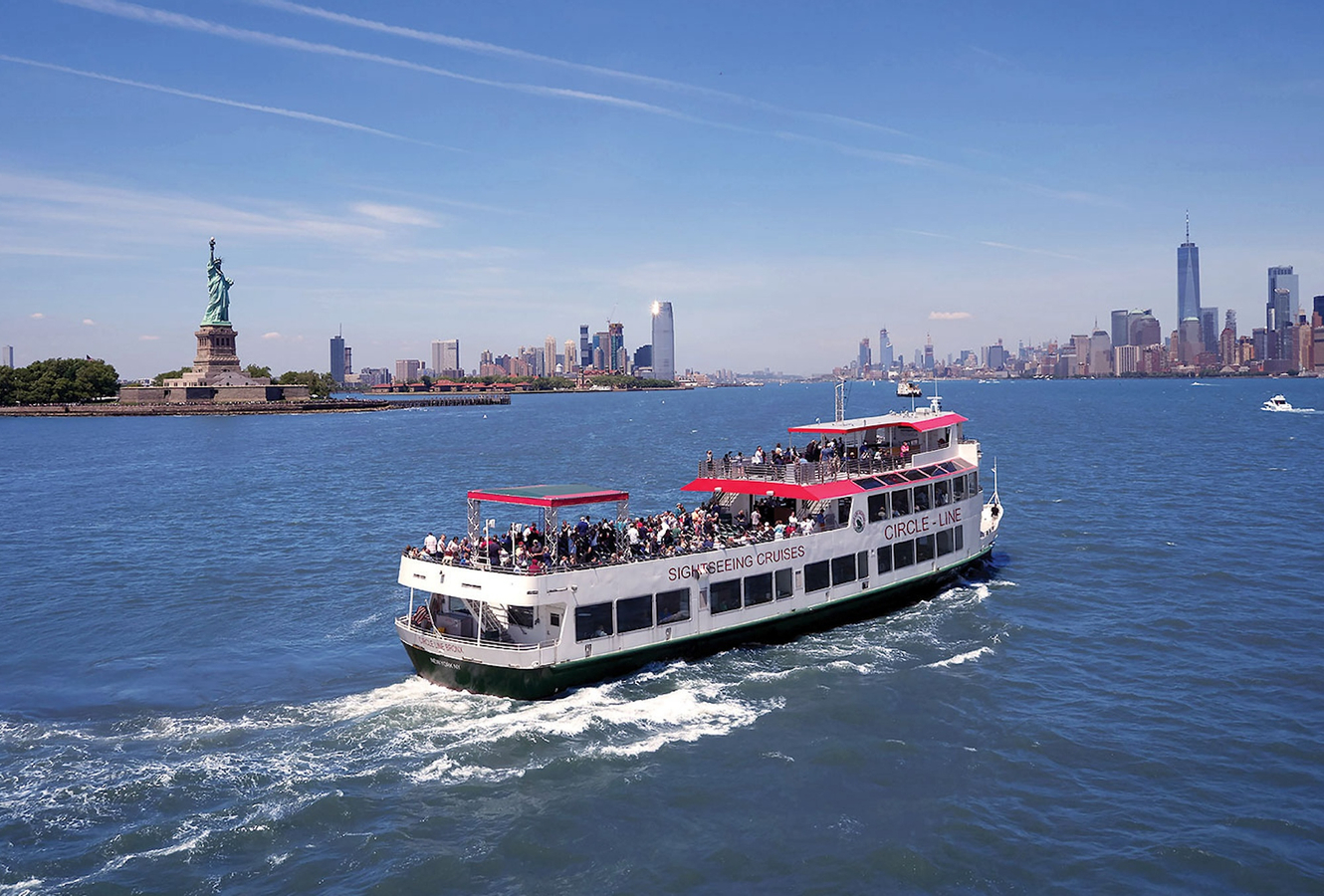 Circle Line "NYC Landmarks" Sightseeing Cruise (1.5 hours): Reserved Straight-to-Board Ticket KbWJRajs