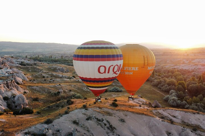 1 of 3 Valleys Hot Air Balloon Flight Experience in Cappadocia w10eS1kw