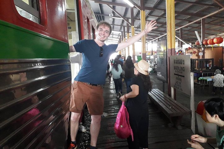 Maeklong Railway Market and Floating Market Ld9qnKjw