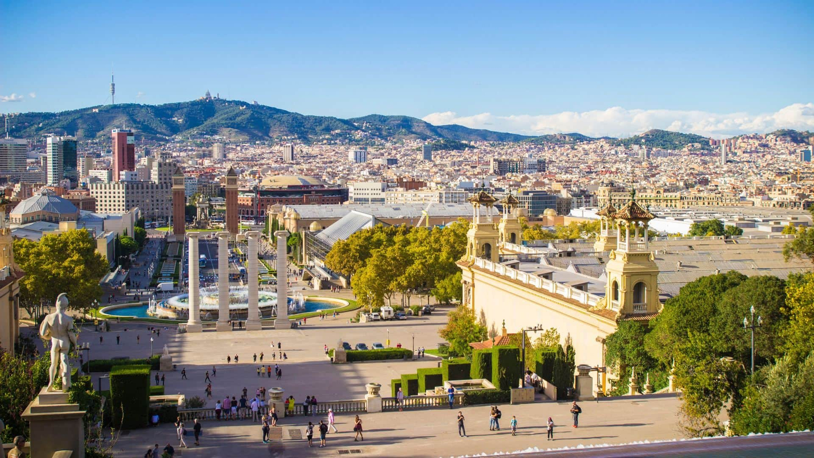 Barcelona and Sagrada Familia half-day tour with hotel pick-up rNGM89Cp