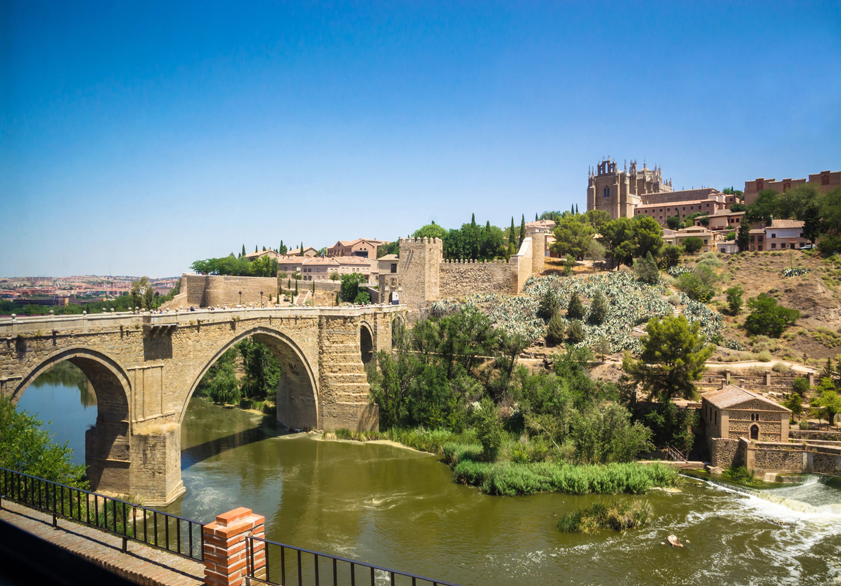 Uncover Toledo's Timeless Beauty Guided Tour with Free eSIM zsOKZZpP