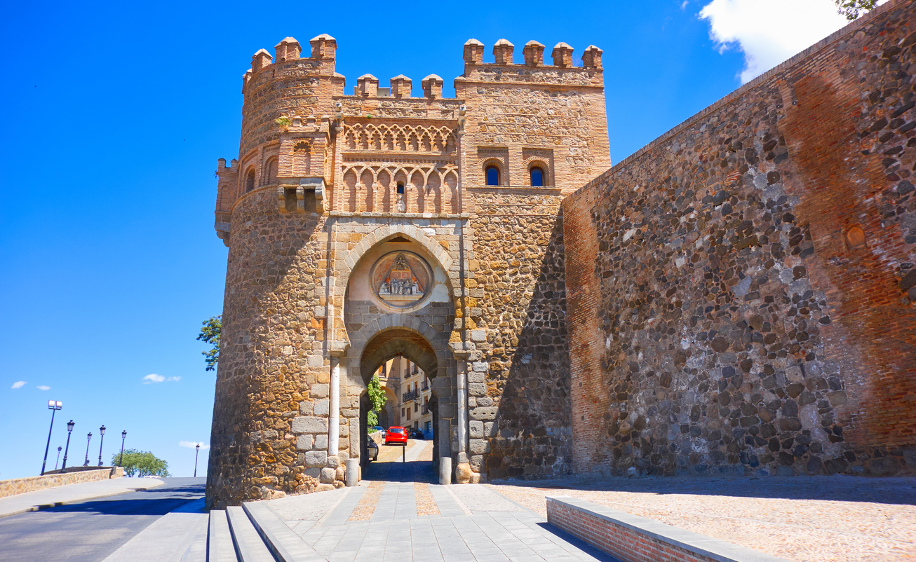 Uncover Toledo's Timeless Beauty Guided Tour with Free eSIM 68Evzw06