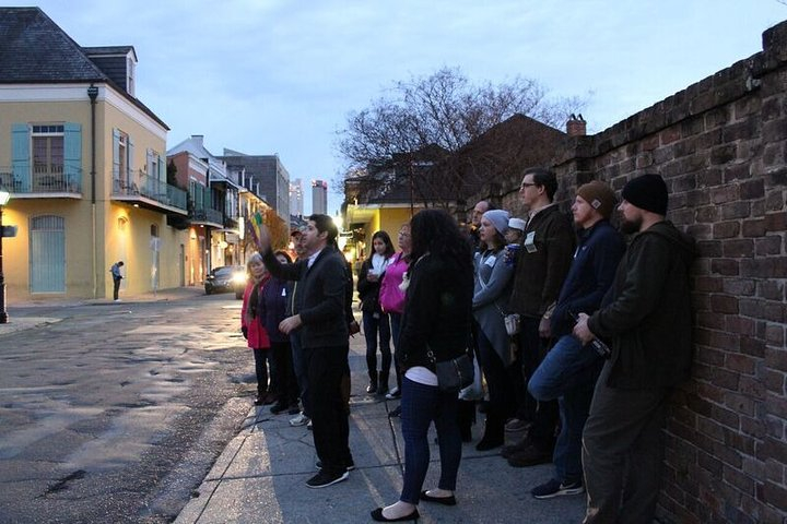 French Quarter Walking Ghost Tour of New Orleans koG4hzt4