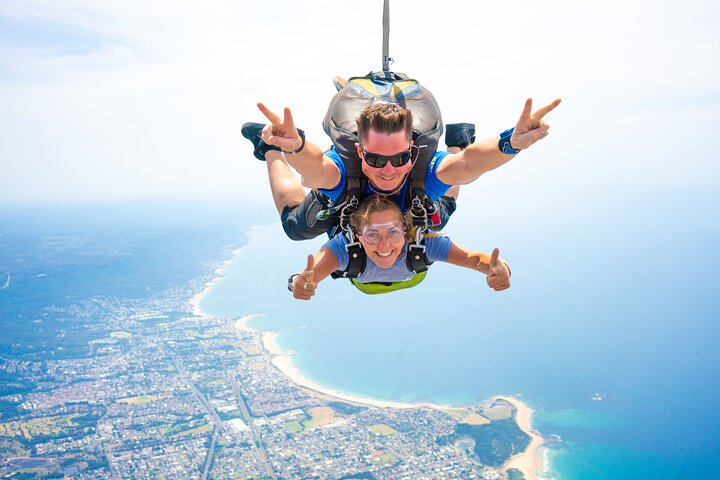 Wollongong Tandem Skydiving 15,000ft VepAWsb9