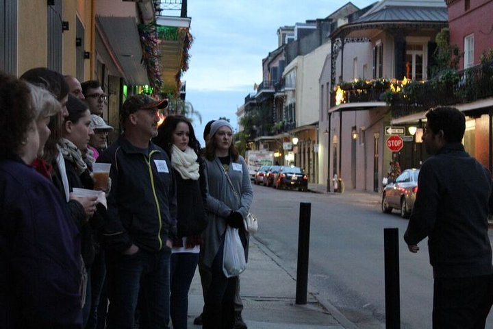 French Quarter Walking Ghost Tour of New Orleans Di0s1BZO