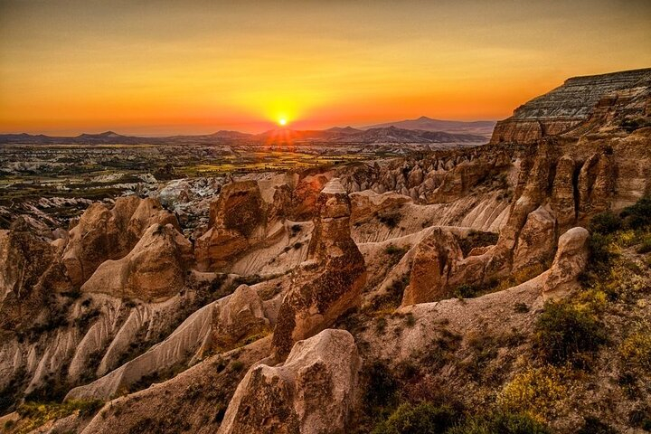 Private Cappadocia 2 Days 1 Night Tour with Cave Hotel and Balloon Ride AQamu19X