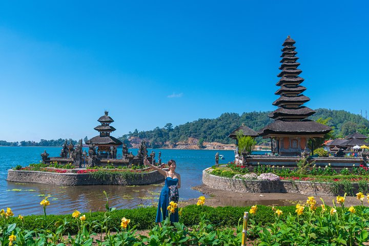 Bali Ghost Tour: The Biggest Abandoned Hotel in Bali IJmRqSDK