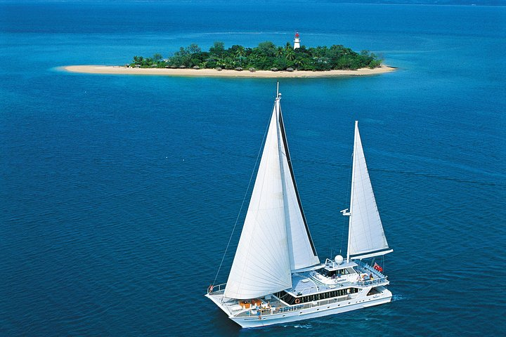 Wavedancer Low Isles Great Barrier Reef Sailing Cruise EUqxpd0o