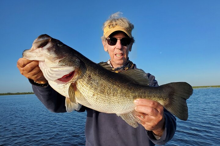 8-hour Lake Okeechobee Fishing Trip near Palm Beach nQBfb4Mo