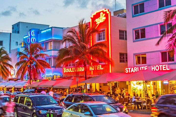 Private Audio Guided Walking Tour in Miami YfINaLb8