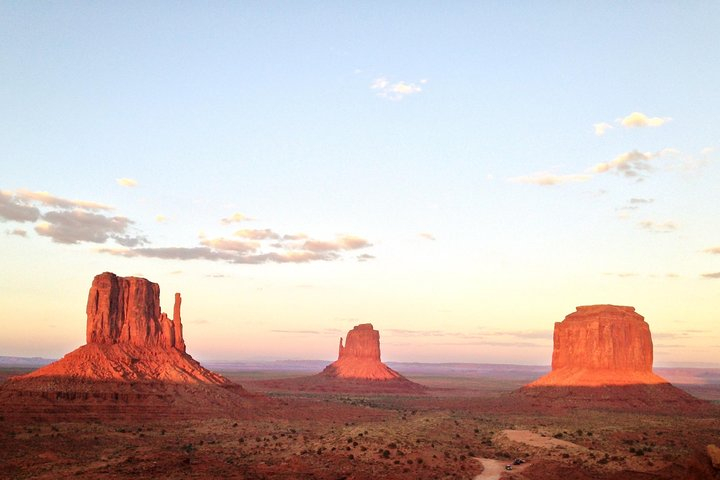 1.5 Hour Tour of Monument Valley's Loop Drive DrcXaCar
