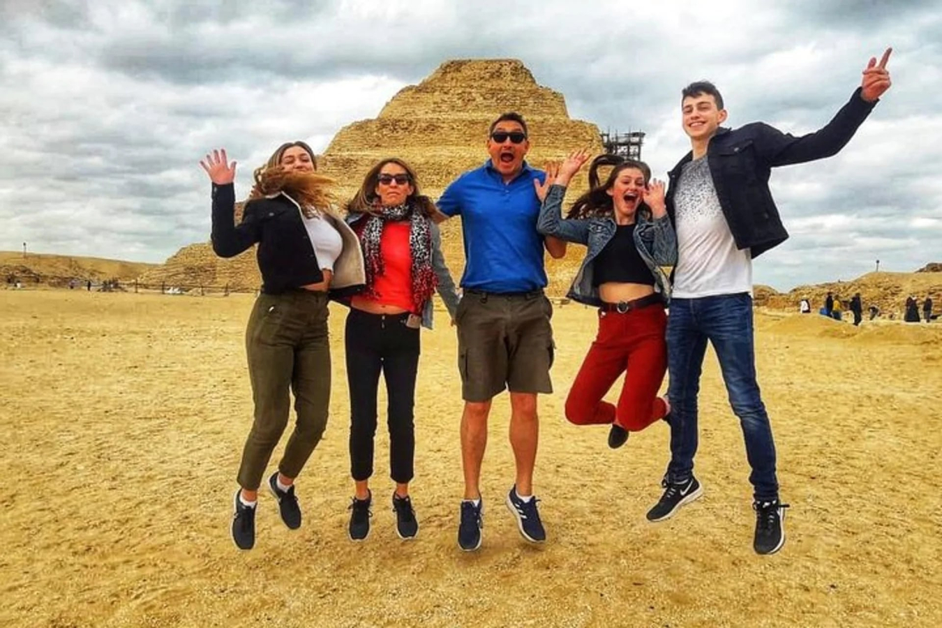 Cairo: Private Tour to Giza Pyramids, Saqqara and Memphis Eco TBIdaYPJ