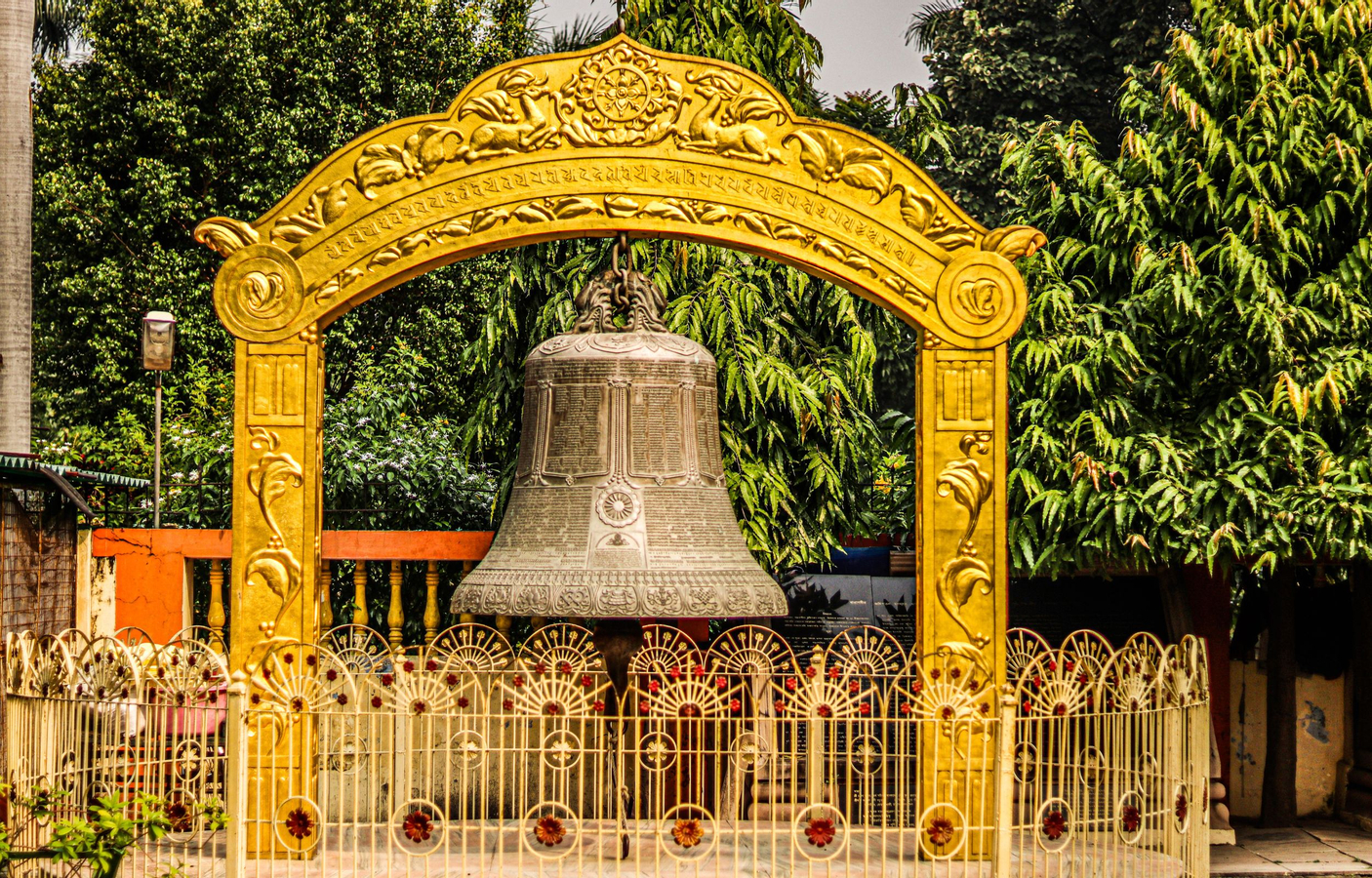 From Varansi: Day Tour to Sarnath with Boating and Ganga Aarti 2DCJRmLc