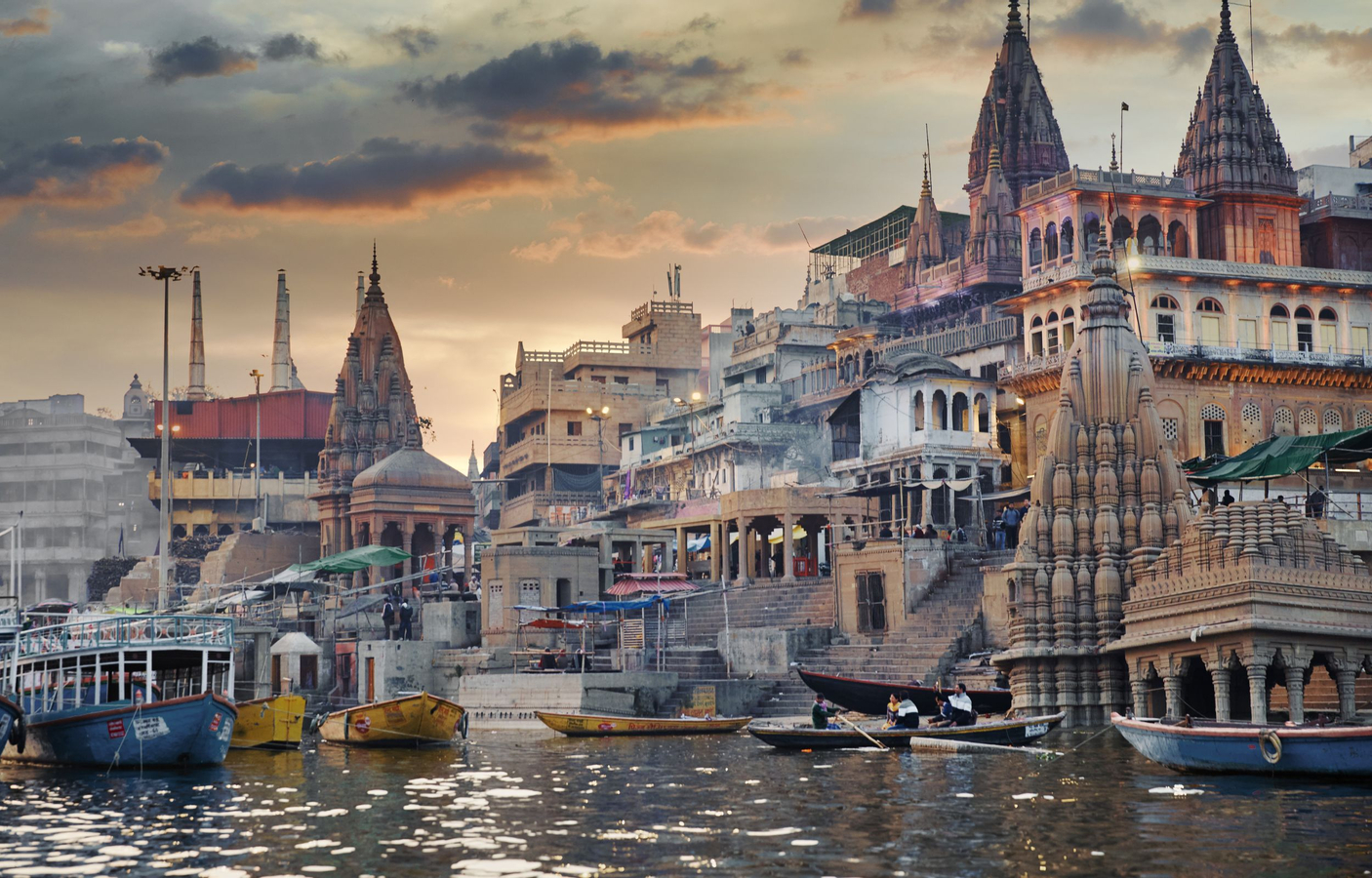 Varanasi: Boat Ride, Ghat Walk & Aarti Ceremony Tour c0ZlKqZ3