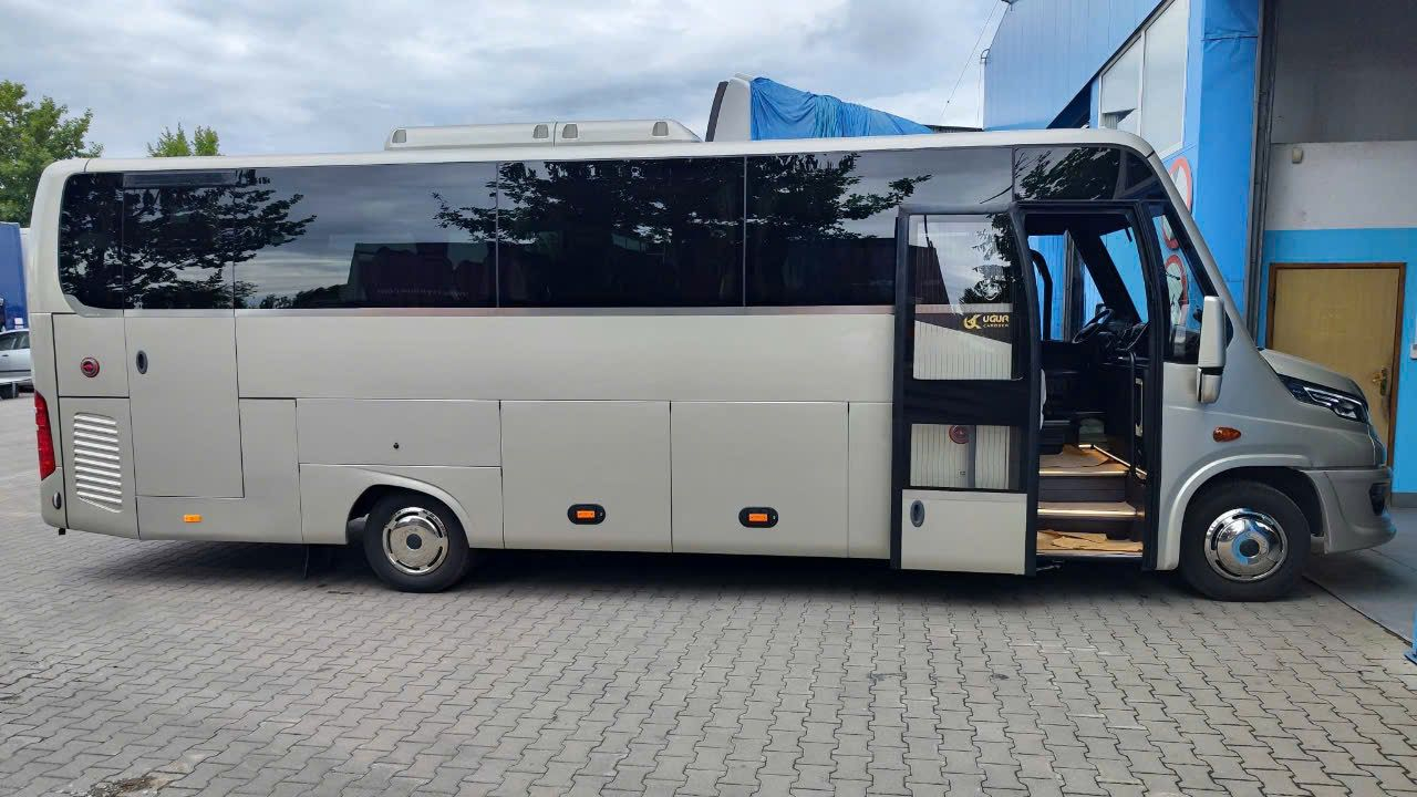 Full Day Frankfurt City Tour - 12 Hours 8C9vyreS
