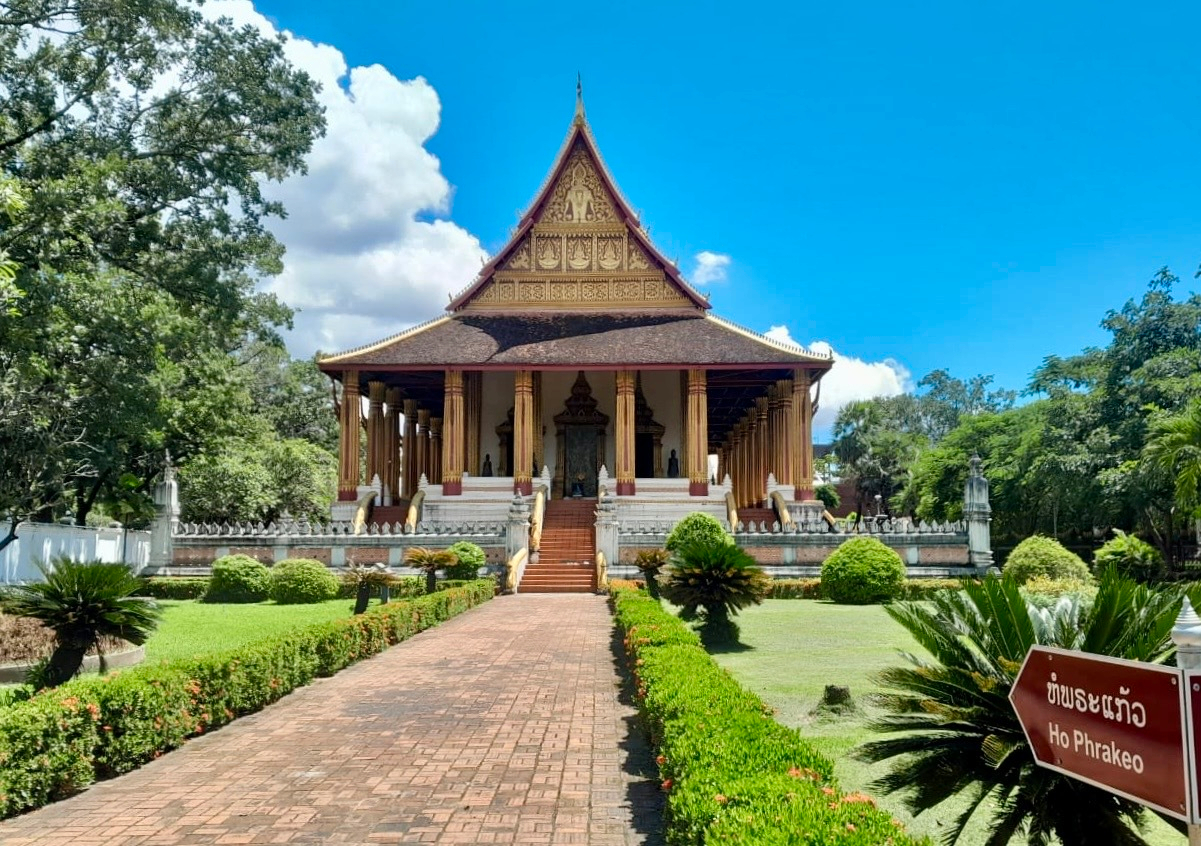 Vientiane Private Tour with Female Driver Qb1cQoRX