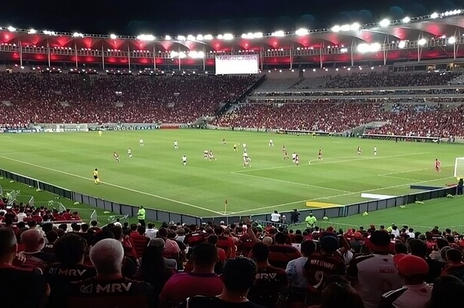 Live Football Match at Maracana Stadium wL8xArWv