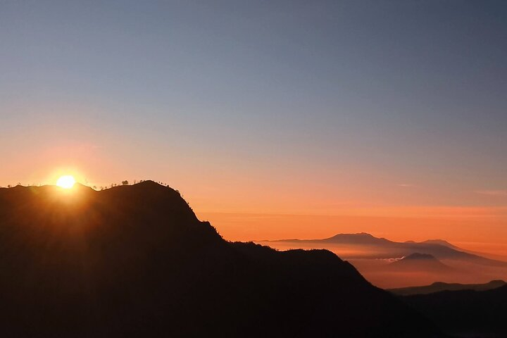 Customized Bromo Experience Sunrise and Crater Adventure DnzlUiUc