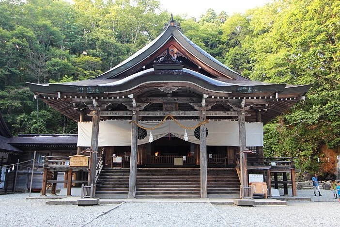Jigokudani Monkey Park, Zenkoji, & Matsumoto Castle Private Day Tour d9wxXNOh