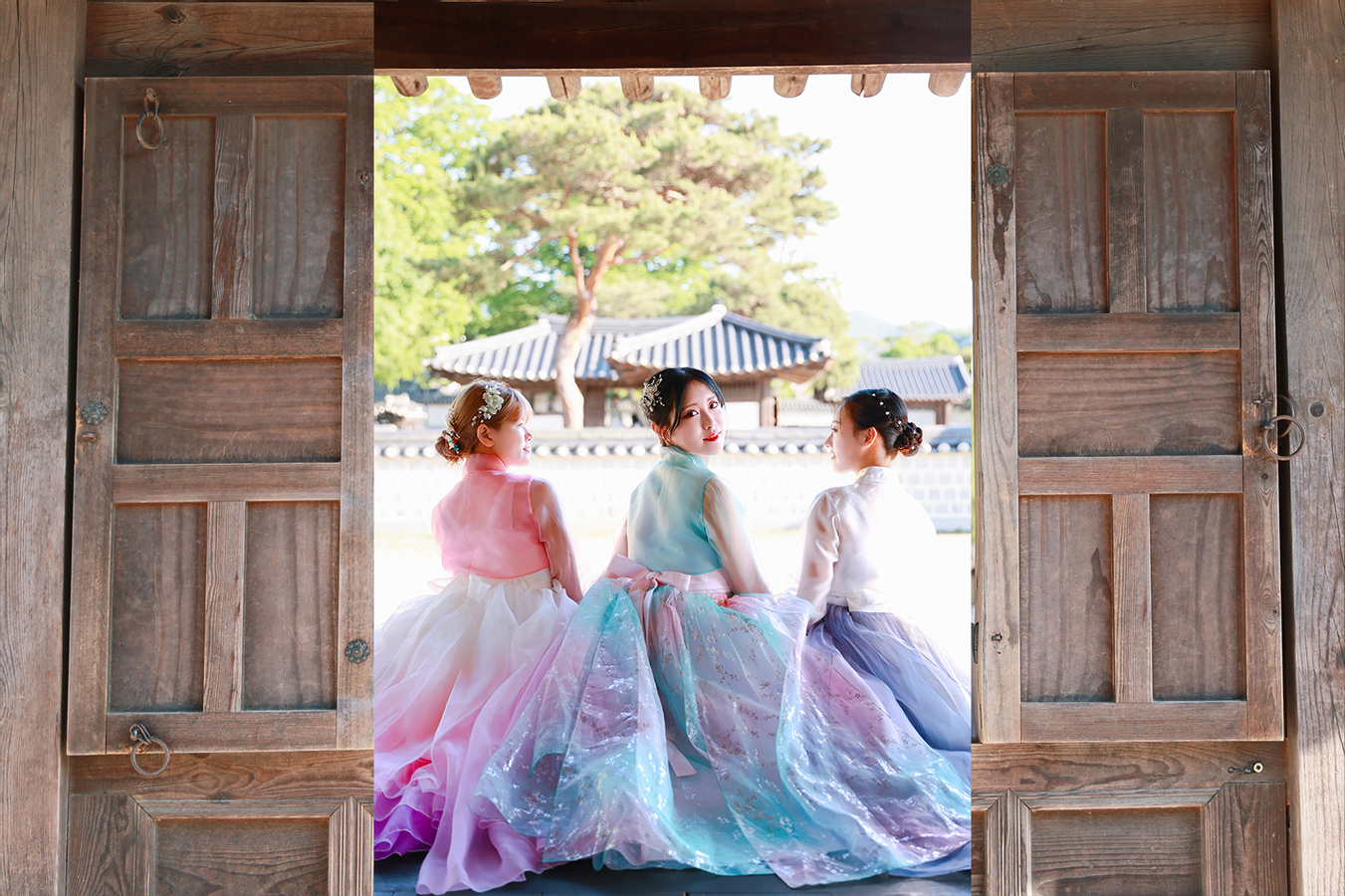 Hanbok Rental in Jeonju Hanok Village at Hanboknam  rZwREhOh