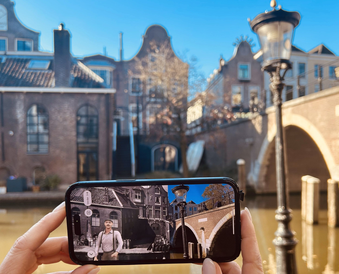 Utrecht Revealed: Historic City Tour with Augmented Reality iS4IO4Ko