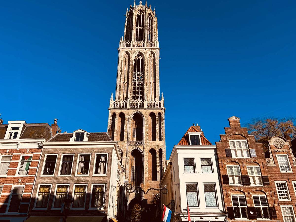 Utrecht Revealed: Historic City Tour with Augmented Reality T32b3hAw