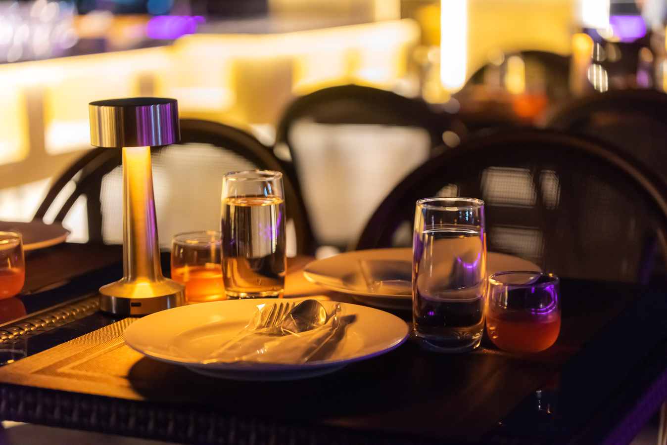 The Newest Luxury 5 Star Bangkok Chaophraya Dinner Cruise c0T64vdX