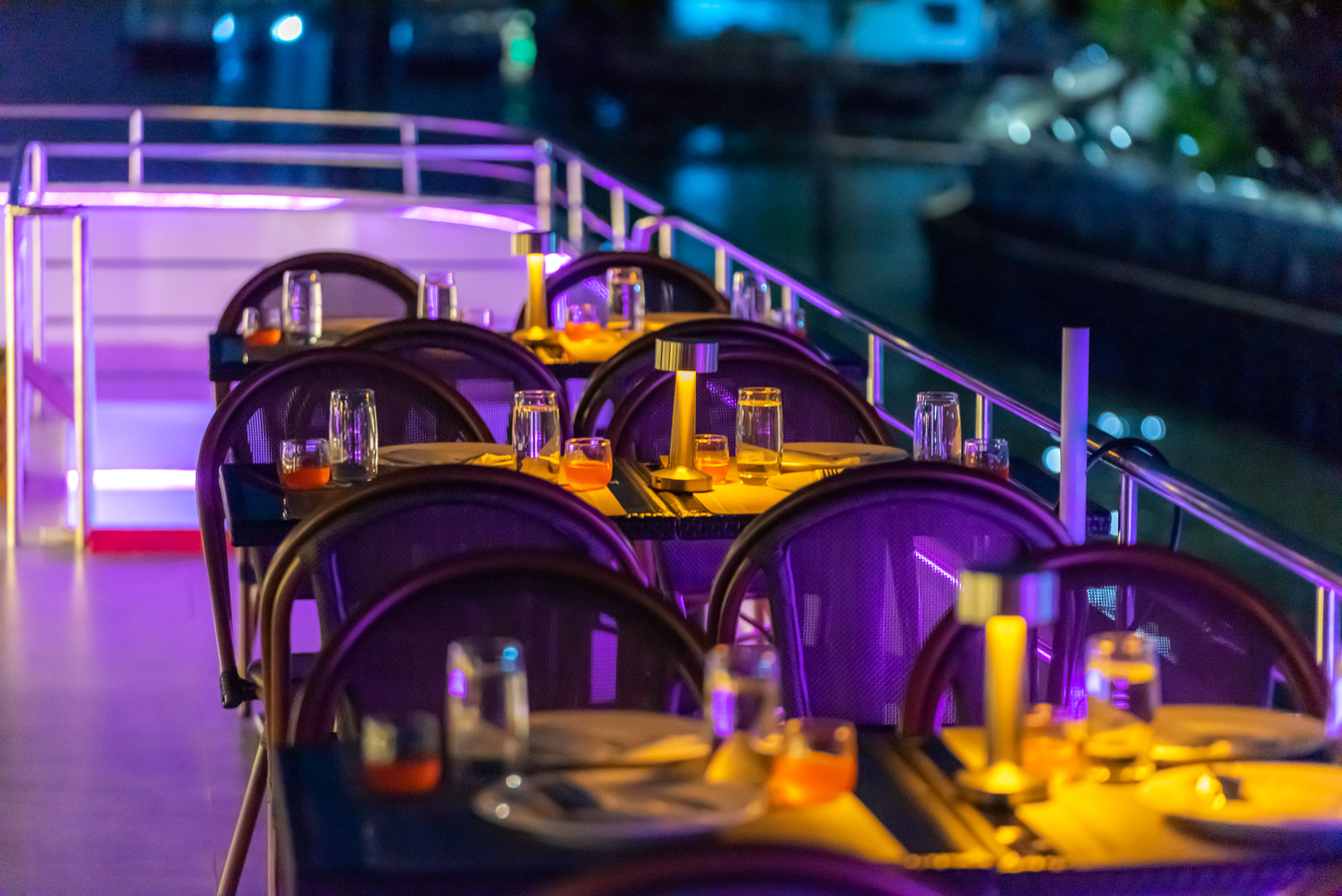 The Newest Luxury 5 Star Bangkok Chaophraya Dinner Cruise nxHx55Bb