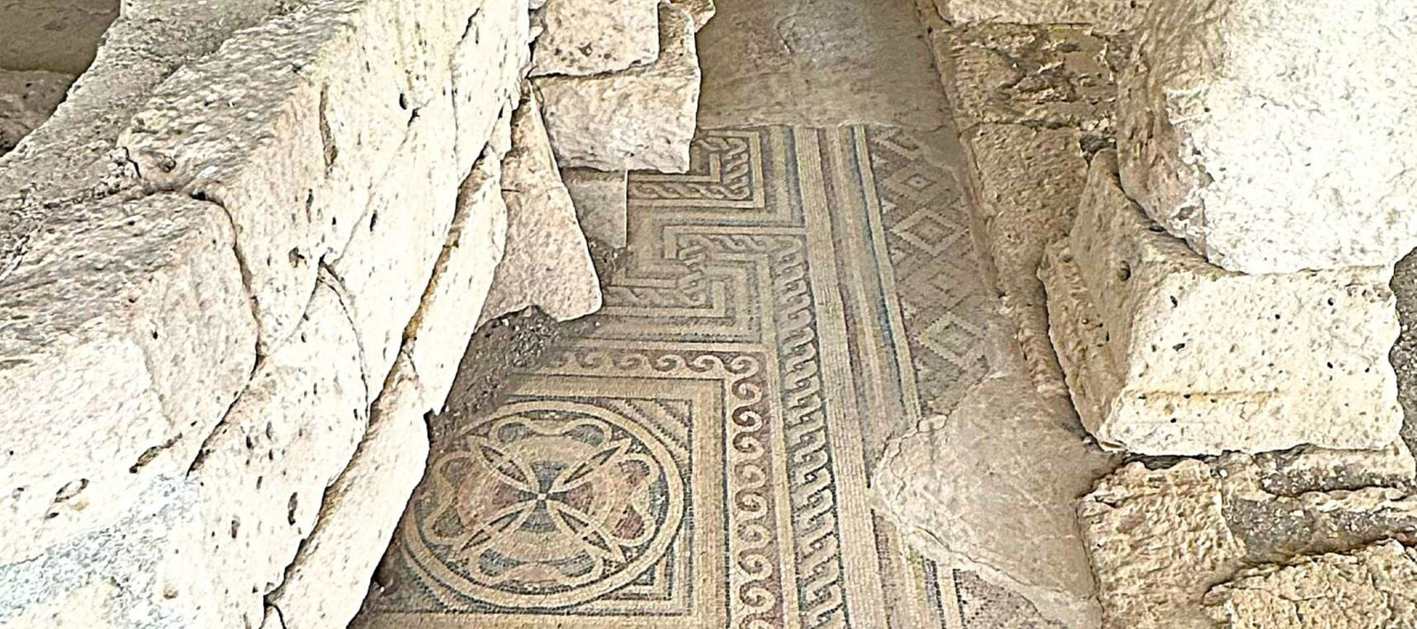 Private Vehicle Guided Tour of Sobesos Ancient City & Soğanlı Church 91kk0L6d