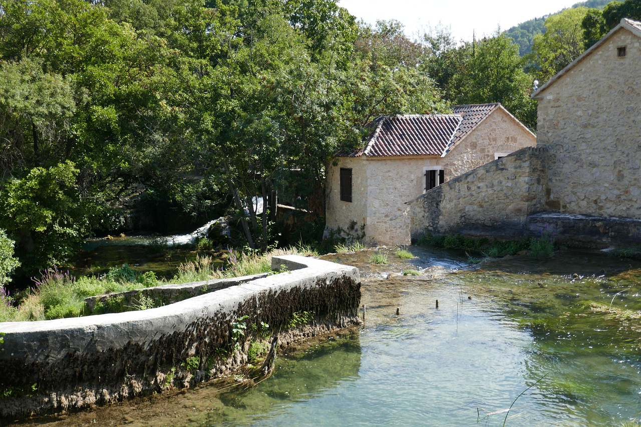 Krka Waterfalls, Lake Cruise & Skradin Old Town LtpM2MUJ