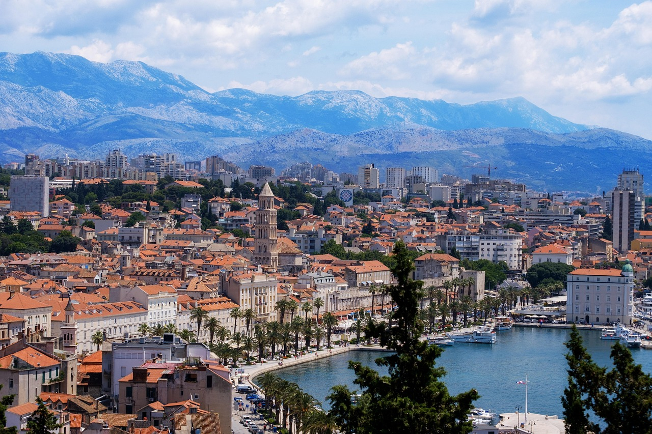 Diocletian Palace secrets: Split History Walk XumzHVI6