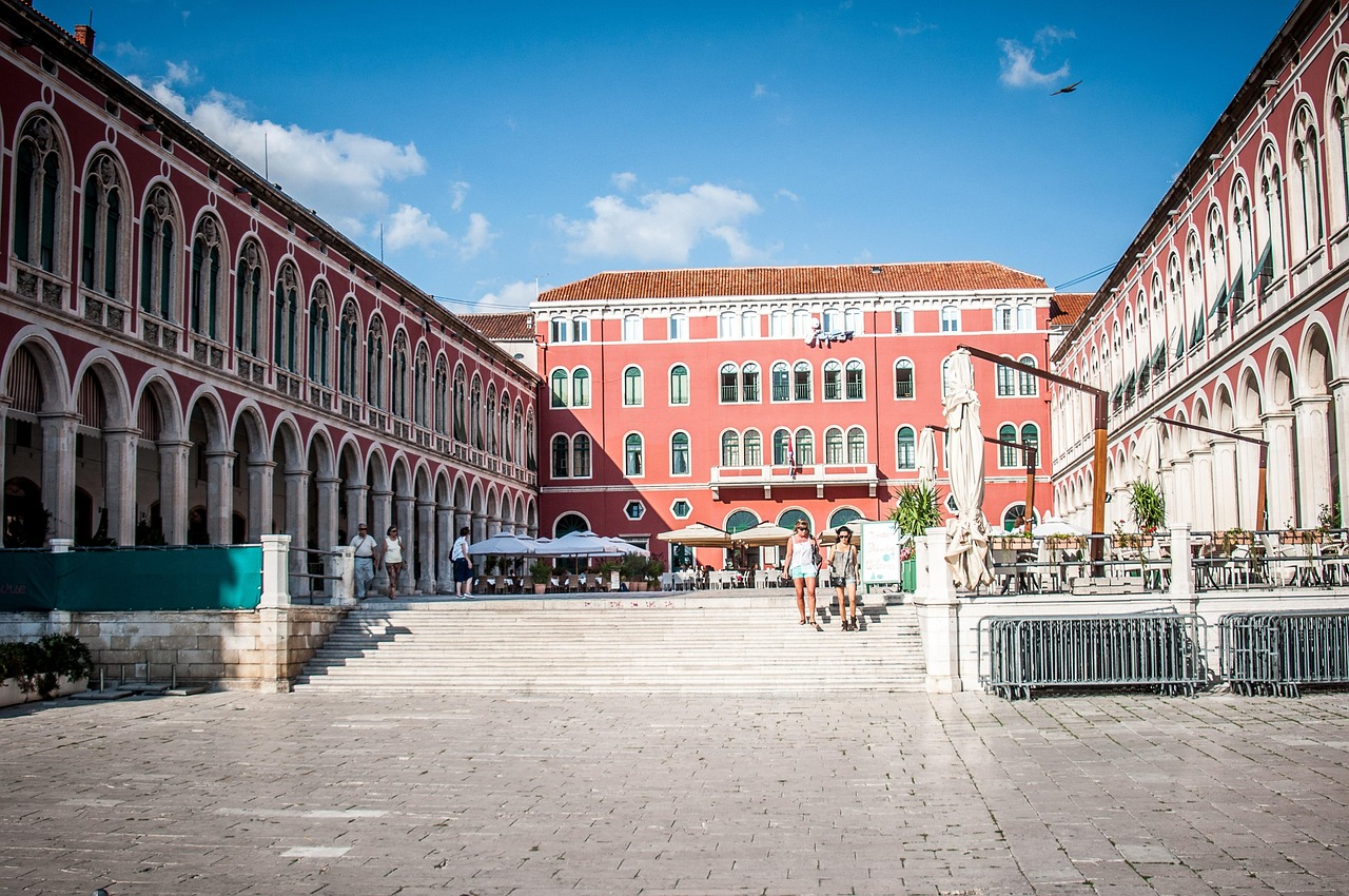 Diocletian Palace secrets: Split History Walk b3jSY5my