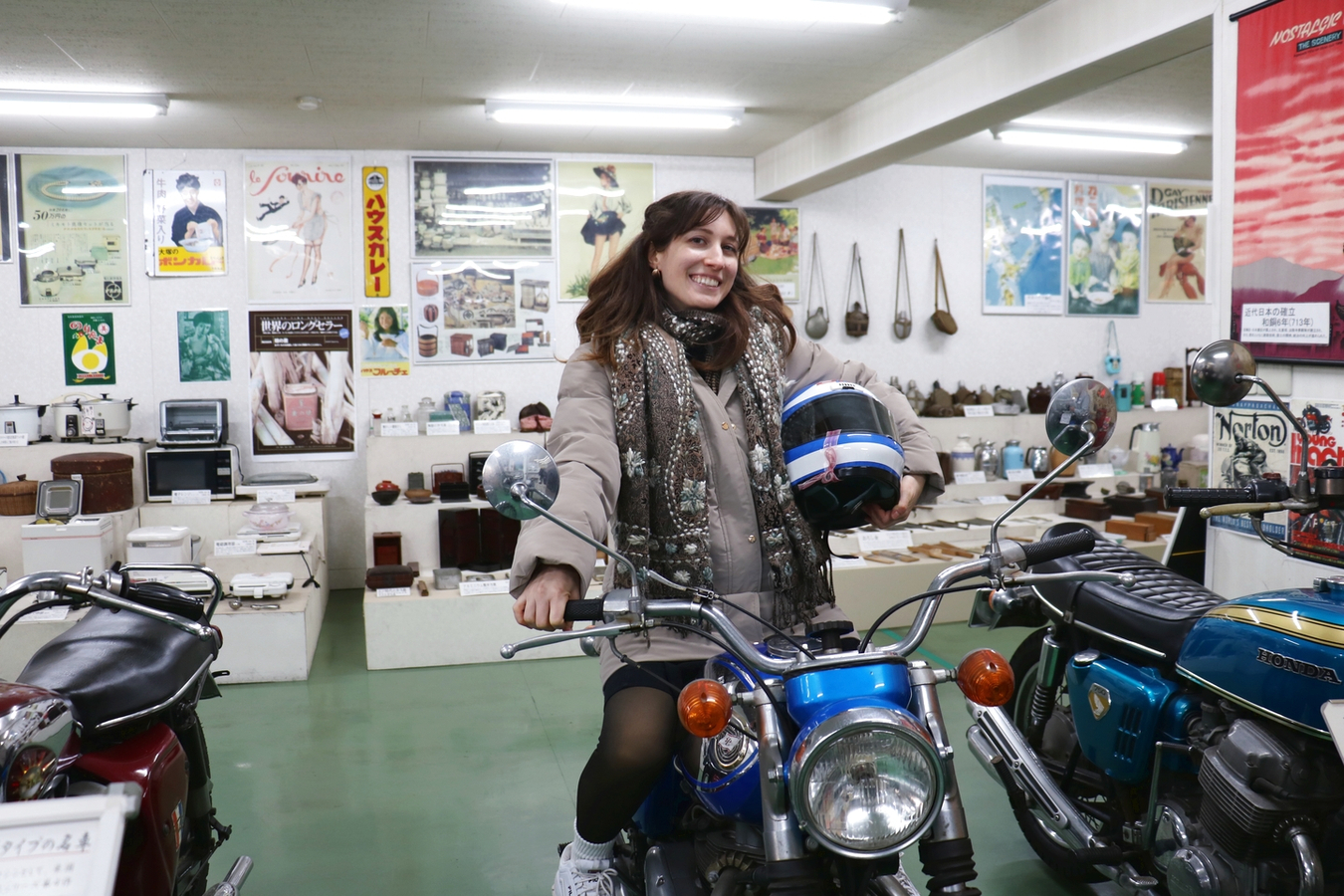 Niigata KYOWA Classic Car and Life Station ZPeXvZzB