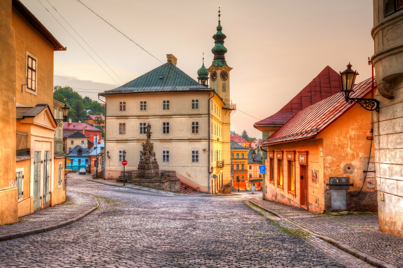 From Bratislava: Nitra, B. Štiavnica, B. Bystrica & Špania Dolina mwNIxivk