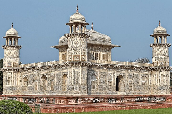 Explore The Taj Mahal With Elephant Conservation Rescue Centre ASeIzWYv
