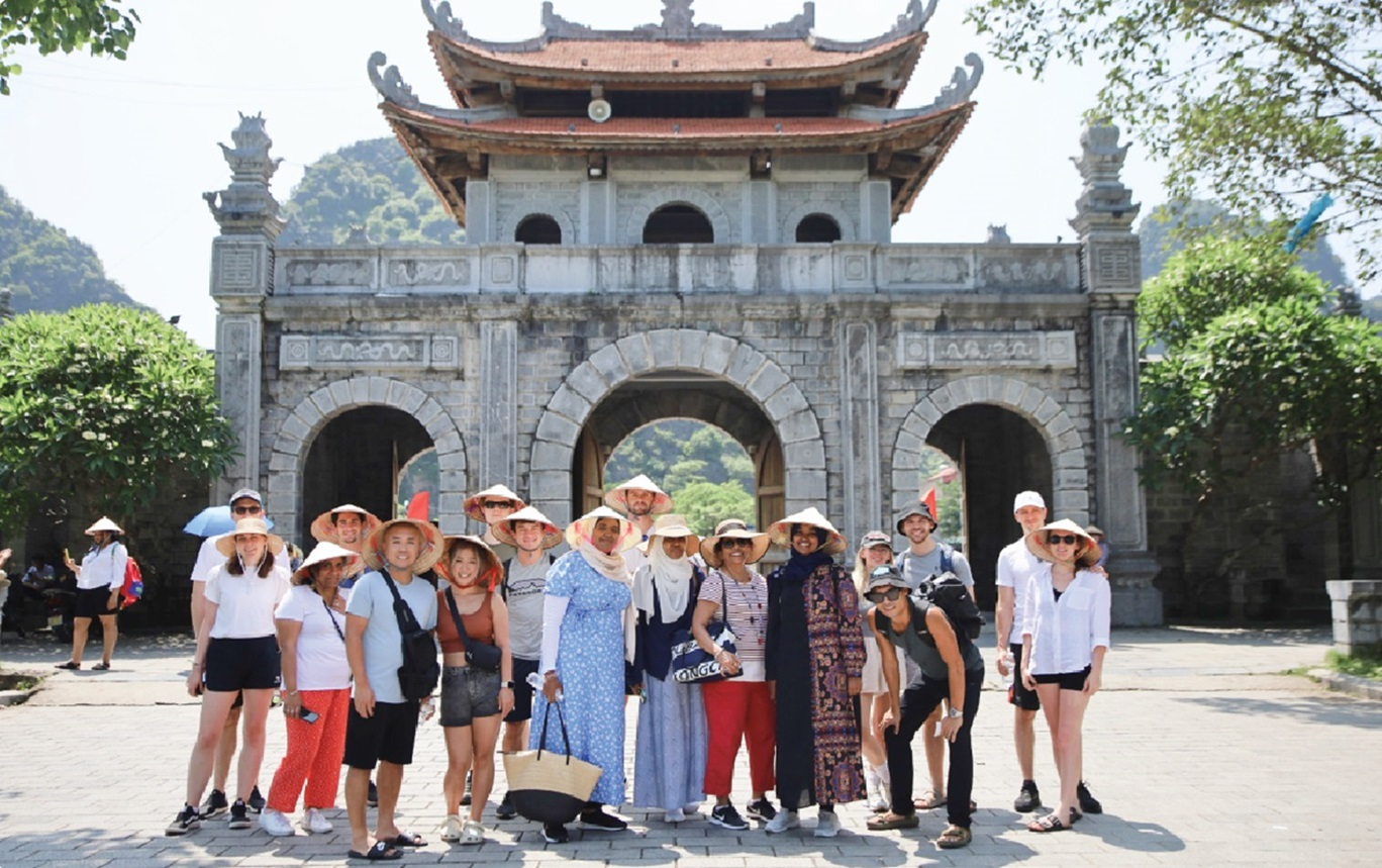 From Ninh Binh: Optional Hoa Lu, Bai Dinh, Trang An & Mua Cave Tour Rd1LCLh6