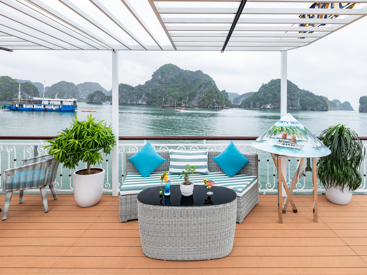 Lan Ha Bay & Cat Ba Day Tour by Serenity Premium Cruise 0LZ4Yrk1