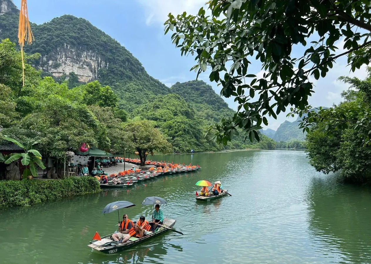 Hoa Lu, Tam Coc, Mua Cave Day Tour from Hanoi znSMkWz6