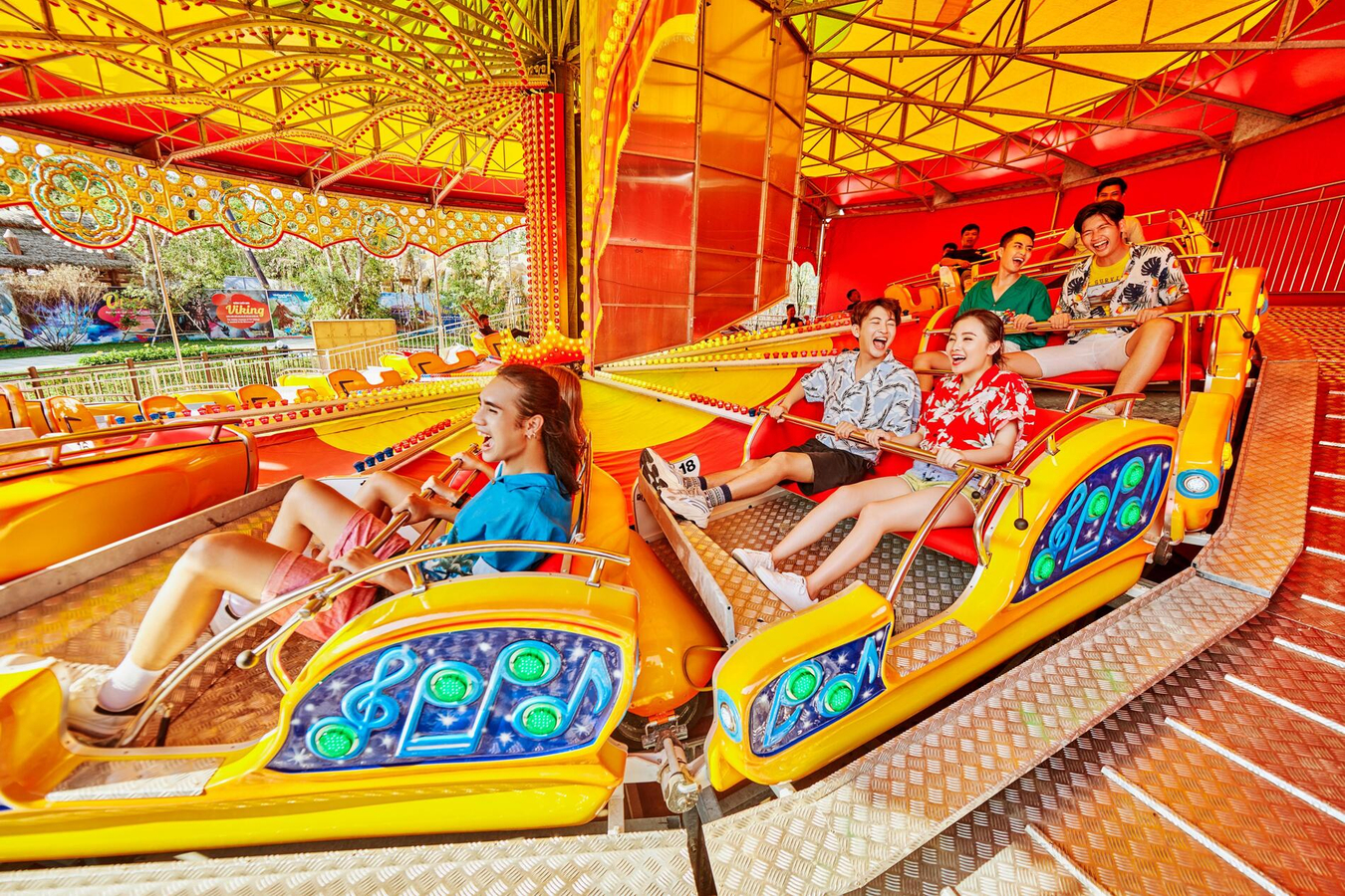 VinWonders Phu Quoc Amusement Park Ticket FITrR1z3-backdrop