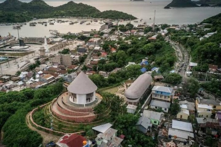Labuan Night Get Ticket 3 Days 2 Night Labuan Bajo Komodo National Park Sunset Tour ...