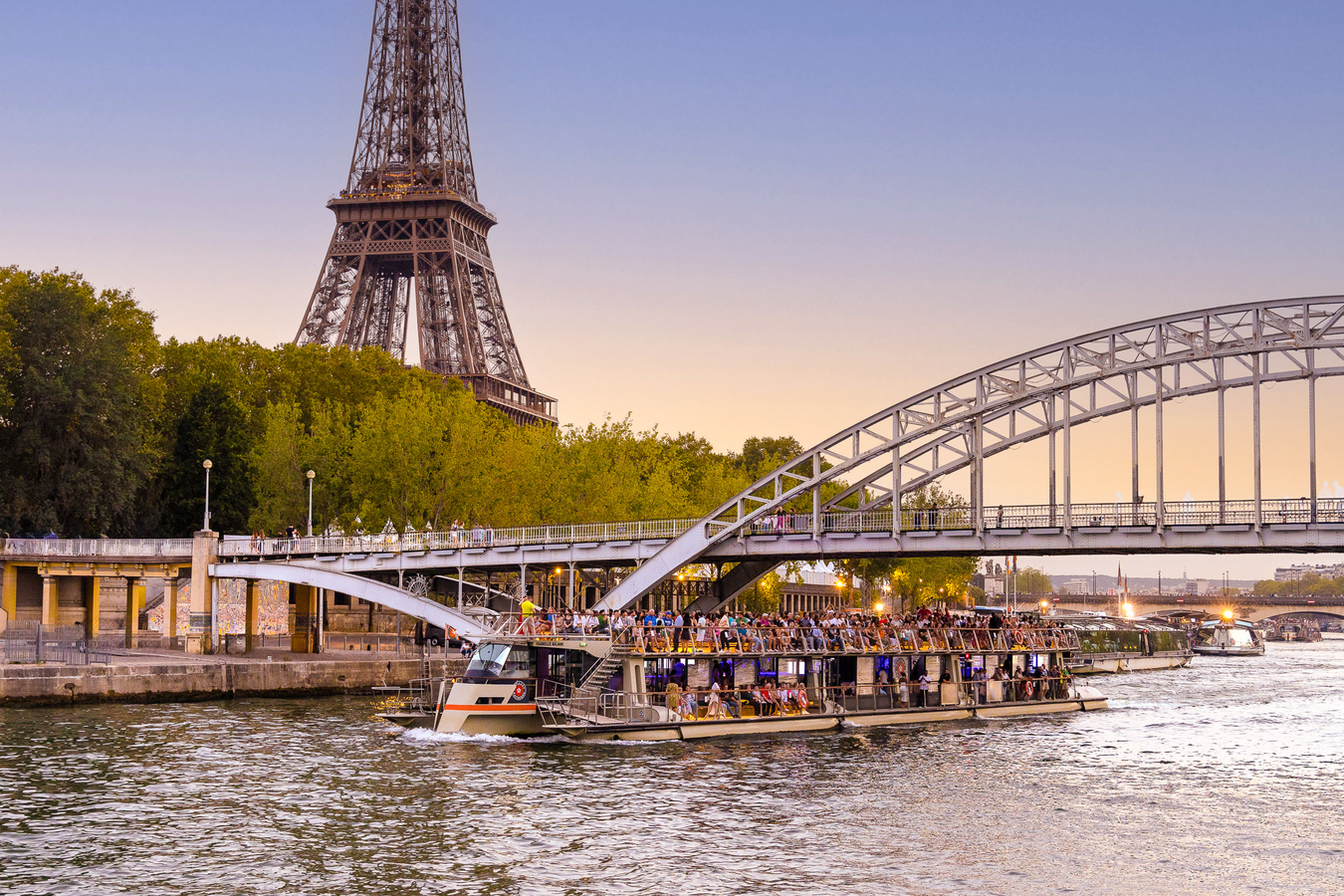 Paris Rive Rouche Get Ticket Moulin Rouge Show with Seine River Cruise Ticket in Paris ...