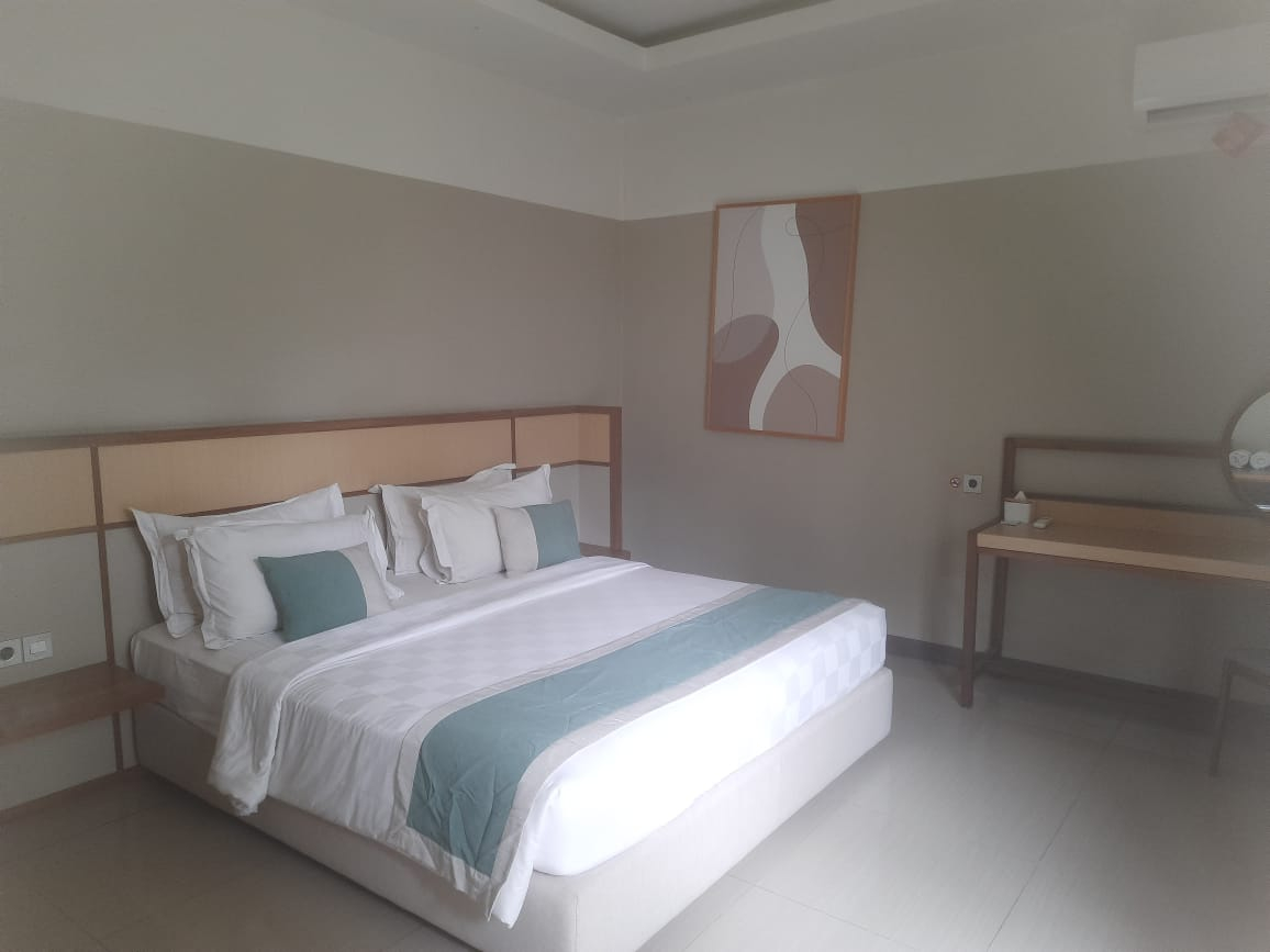 userImage-16